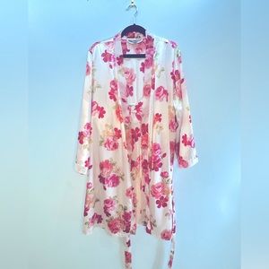 Morgan Taylor Polyester Slip and Robe Great Condition White Floral 2XL